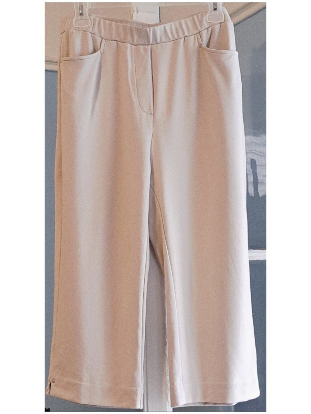 Cream Northern Reflections Pull On Knit Capri Pants
